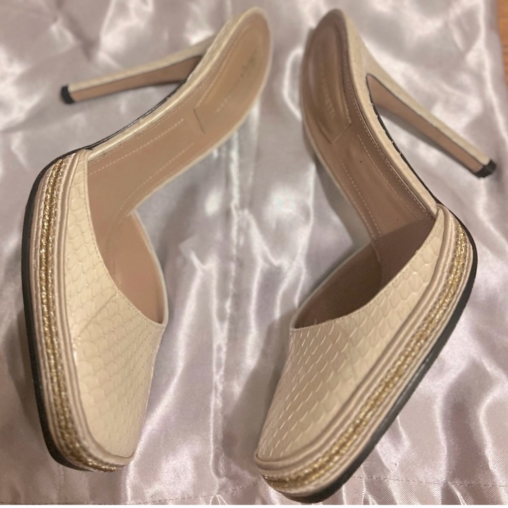 Alberta Ferretti Textured Cream Heels